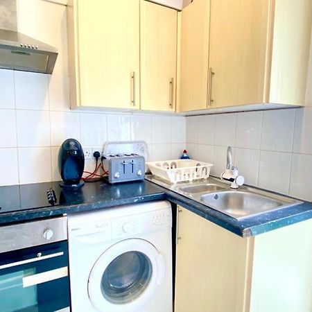 Modern And Cosy Studio Flat London Luaran gambar