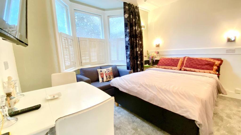 Modern And Cosy Studio Flat London Luaran gambar