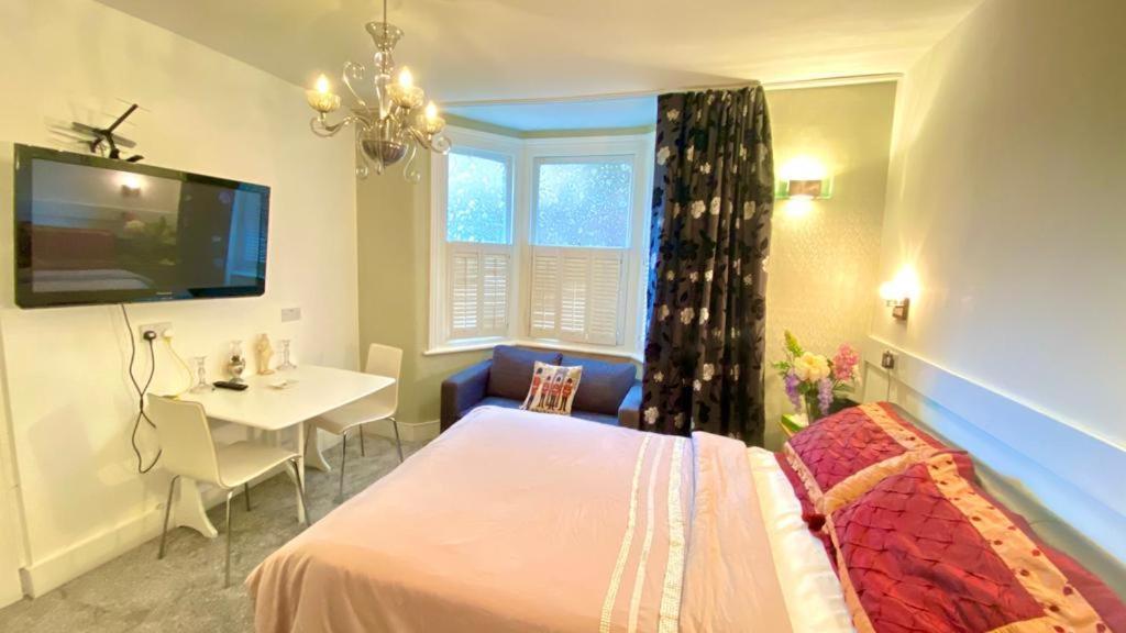 Modern And Cosy Studio Flat London Luaran gambar